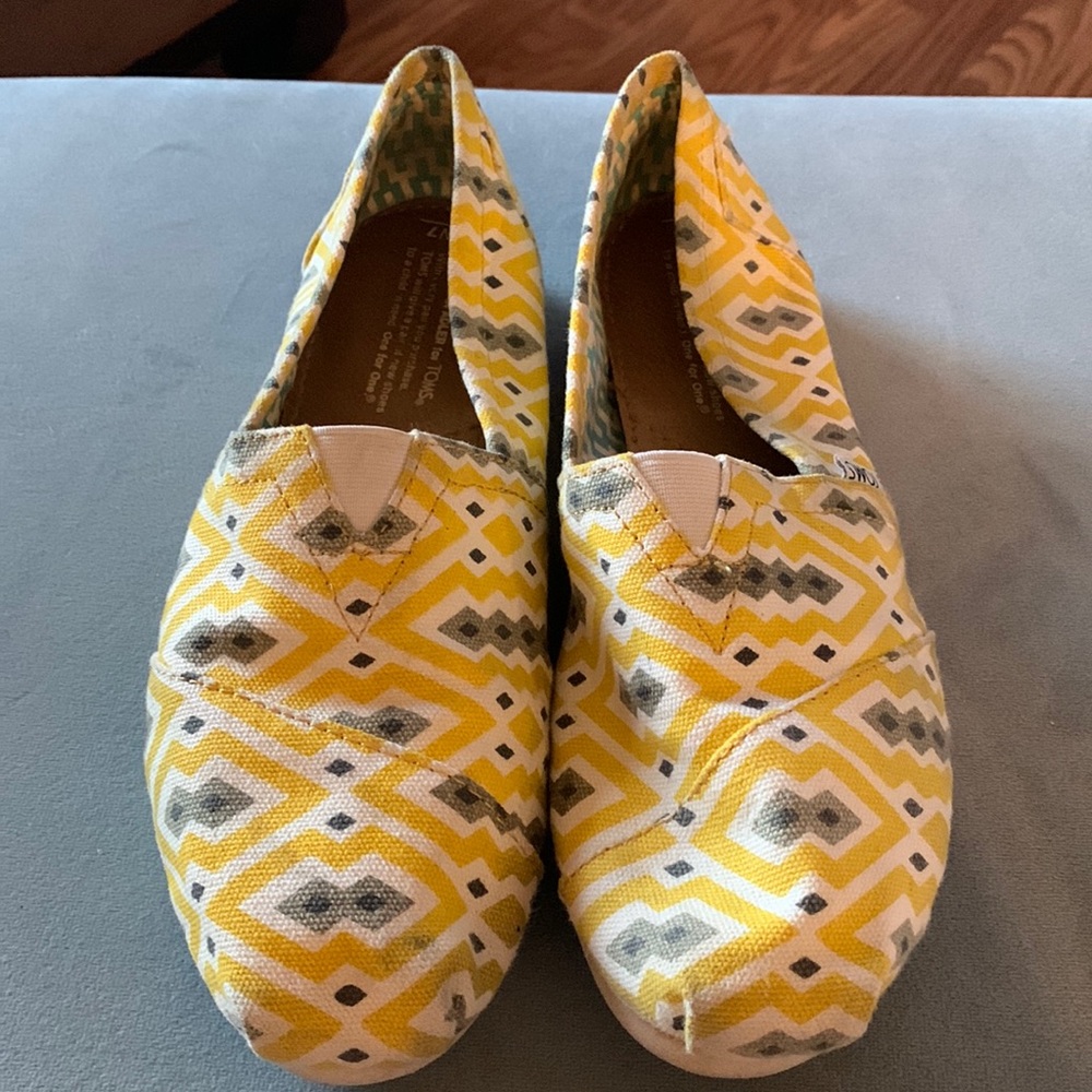 Classic TOMS, Brght Yllw Jonathan Adler Size 7